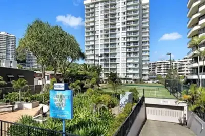 Image de The Beach Tower, in Burleigh. Level3!