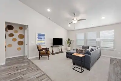 Image de *New Home*~ Big Game Room ~ 6 TVs ~ Great Location