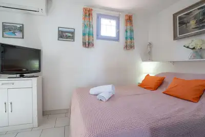 Confortable appartement avec Wifi, climatisation, Tv, terrasse, animaux admis et parking