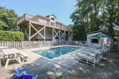 Image de Blue Skies - Bright, Spaciuos 4 Br oceanside home w/Private Pool and Hot Tub