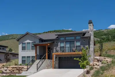Image de New 4 bedroom Home with amazing views and private Hot Tub