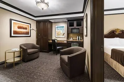 Image de Discover Nice Matin! Spacious Unit Near West 71st Street Historic District