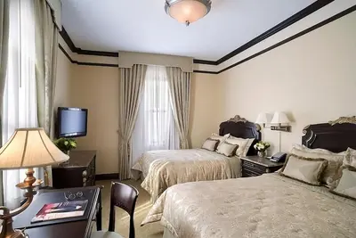 Image de 2 Superior 2 Double Beds at The Lucerne Hotel, Rooftop Dining!