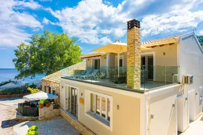 Nikolakis Villa a few steps from Kerasia Beach, Corfu