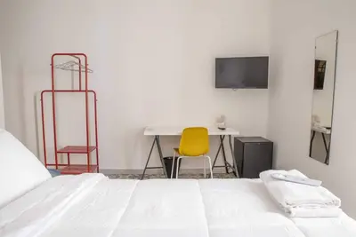 Image de King Room with Balcony in the historic center of Naples