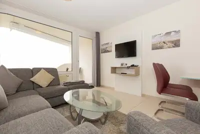 Image de Trafalgar App. 425-55m² vacation apartment in Döse, close to the beach, swimming pool and sauna