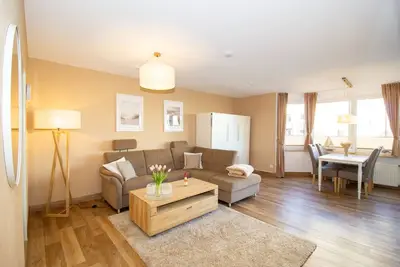 Image de Trafalgar App. 154-55m² vacation apartment in Döse, close to the beach, swimming pool and sauna