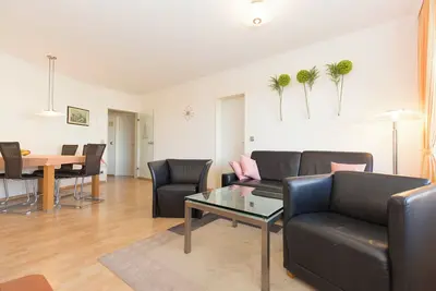 Image de Trafalgar App. 127-66m² vacation apartment in Döse, close to the beach, swimming pool and sauna