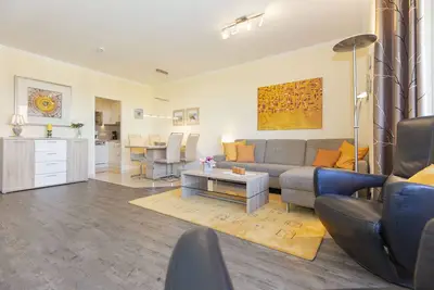Image de Trafalgar App. 253-55m² vacation apartment in Döse, close to the beach, swimming pool and sauna