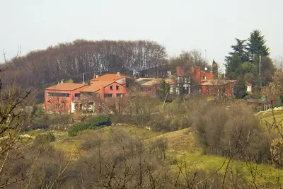 Image de Il Tiglio: large apartment in villa with park and pool-Cir 024006-Loc-00010