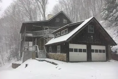 Image de This house is a 4 bedroom(s), 3 bathrooms, located in Mars Hill, Nc.