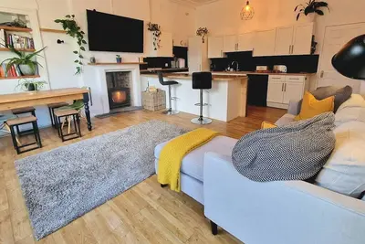 Image de Spacious 2 Bed/Bath Central Apt, Parking & Garden