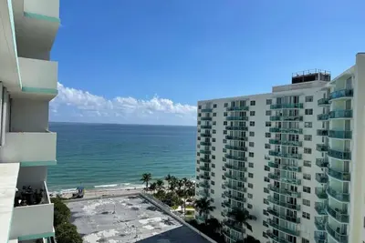 Image de Oceanfront Luxury Escape | Modern 1-Bedroom Suite | Sleeps 6