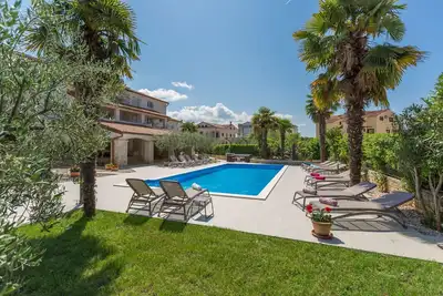 Image de Studio app, pool, garden with barbecue, sun loungers, close to the beach