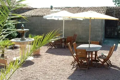 Image de Traditional Vendeen Farmhouse incorporating 3 gites. Family-friendly.