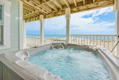 Image de Summer Savings- Premier Oceanfront Home w/ Pool, Elevator, Hot Tub, Theater Room