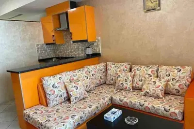 Image de Modern apt 13 mins away to downtown - few steps to great foods, cafes, shops