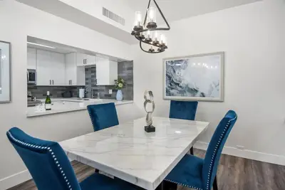 Image de Elegant Old Town Scottsdale Condo New Listing