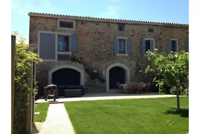 A 7' de St Tropez, dans ancienne Bastide, maison 10 pers 4 chambres