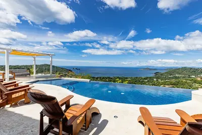 Image de Fabulous custom Ocean View home overlooking Playa Hermosa