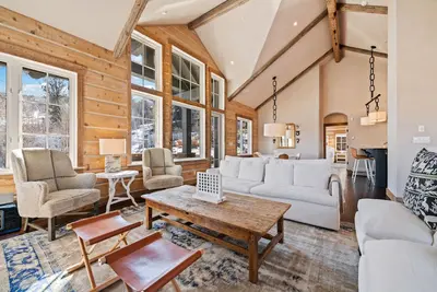 Image de Luxury Ski-in/Ski-out Bachelor Gulch Designer Cabin