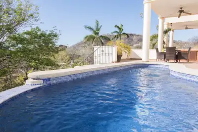 Image de Fabulous Family Style Home - Walking distance from Hermosa Beach  - Casa de Gigi