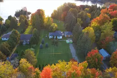 Image de Kawartha Waterfront Cottage 4 Bedrooms