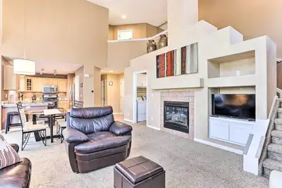 Image de Littleton Home w/ Deck - 24 Mi to Denver!