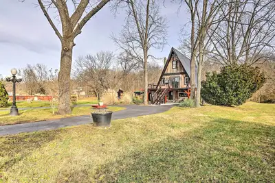 Image de Peaceful Mt Sterling Cabin: Deck & Fire Pit!
