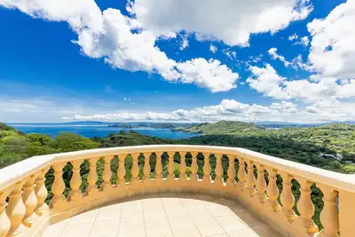 Image de Beautiful Ocean View Penthouse 2 bedroom 2. 5 bathroom - Casa Q