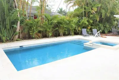 Image de Private Home with Pool and In-ground Spa - 3360 Higel Avenue