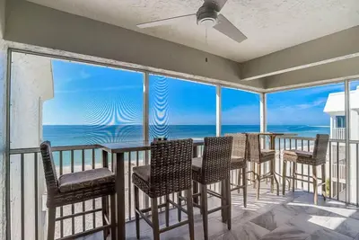 Image de 704s Crescent Arms- Full Gulf Front & Beautifully Remodeled- 1 Week Min