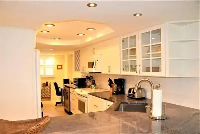 Image de Gulf and Bay Club- D203 Nicely updated!