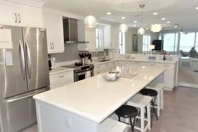 Image de Gulf and Bay Club- F401 Amazing renovation and views!
