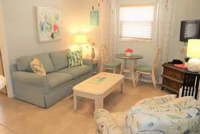 Image de Gulf Holiday Unit 3- Close to Beach and Siesta Key Village!