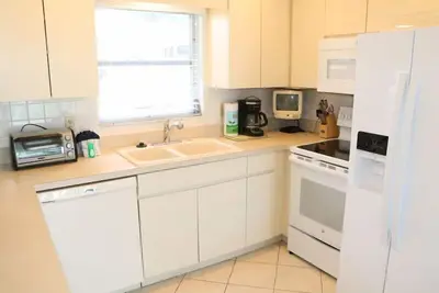 Image de Jamaica Royale 028 Washer and Dryer Plus Half Bath