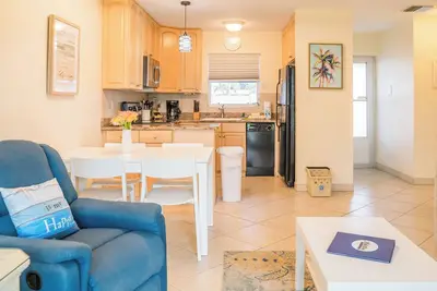 Image de Jamaica Royale 039 Updated and close to the pool!