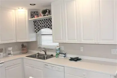 Image de Jamaica Royale 078 Updated and close to the beach!