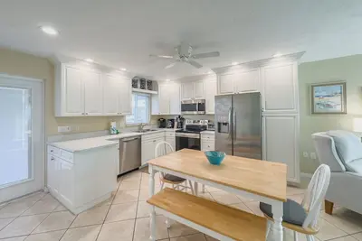 Image de Jamaica Royale 084 Updated and close to the beach!