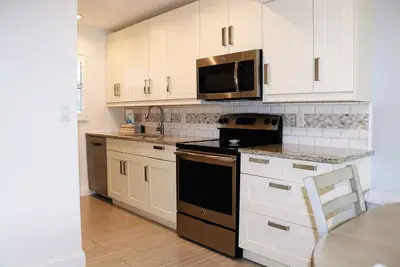 Image de Jamaica Royale 085 Updated and close to the beach!