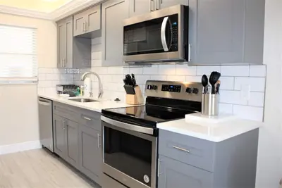 Image de Jamaica Royale 089 Brand new remodel!