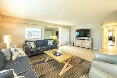 Image de Enjoy Panoramic Gulf Views at Jamaica Royale 301 Beachfront Condo!