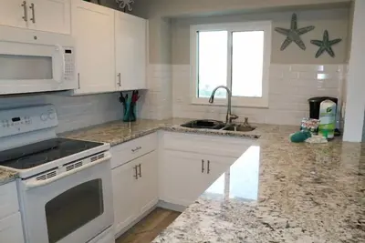 Image de Jamaica Royale 404: Stylish Family Beachfront Condo with Stunning Views!