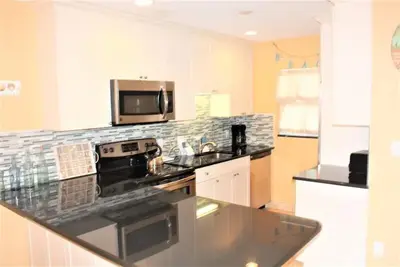 Image de Jamaica Royale Ph5 Beautifully updated and great location!