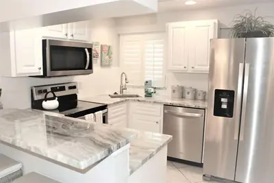 Image de Relax at Jamaica Royale T24: Beach Condo with Stunning Sunset Views!