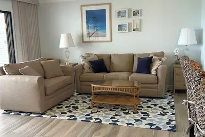 Image de Midnight Cove Ii 211f - Bayfront Views and Modern Touches