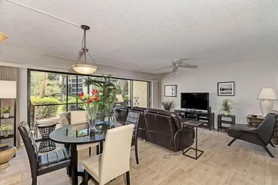 Image de 2-Bedroom Condo with Private Beach Access and Community Amenities!