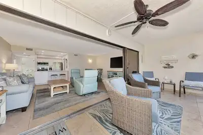 Image de Midnight Cove Ii 313f: Siesta Key Condo with Beach, Pool, Pickleball Access