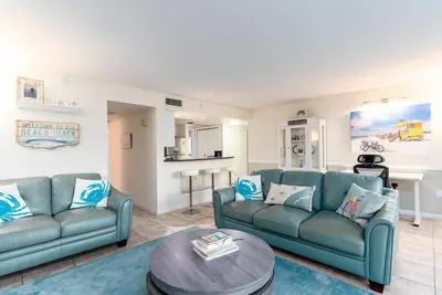 Image de Midnight Cove Ii 521f - Updated Bayside Rental!