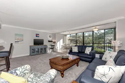 Image de Midnight Cove Ii 820f - Updated Siesta Key Bayside Rental, Pool and Tennis Acces